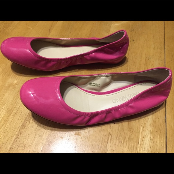 Vera Wang Shoes - New VERA WANG Pink Patent SHOES Flats Round toe 7